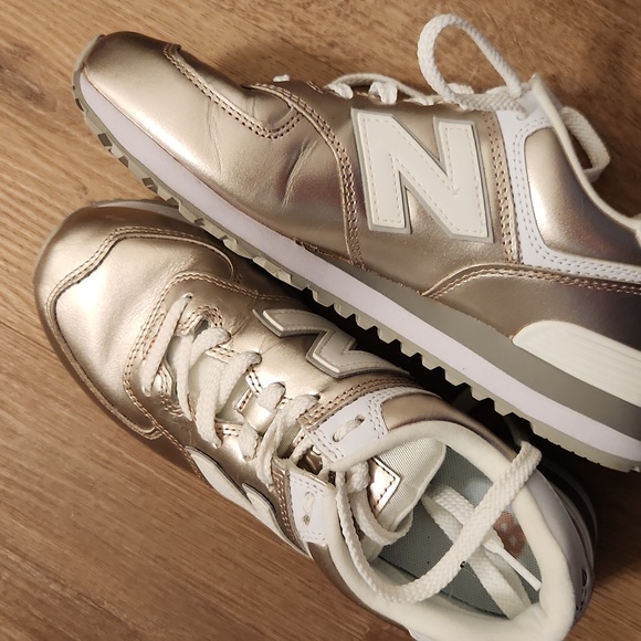Rose Gold Metallic New Balance 574, size 9 - Picture 1 of 5